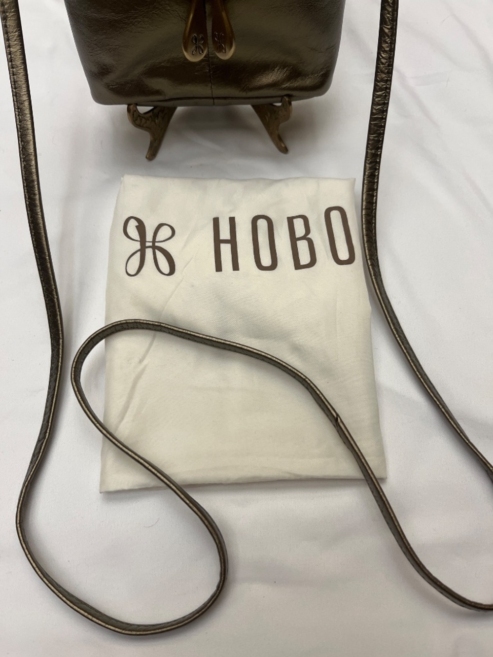 Like New HOBO Bronze Gold Fern Crossbody Bag. - Picture 2 of 11